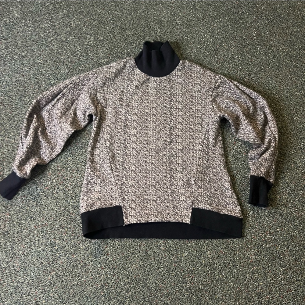 Modest Turtleneck Grey & White Pattern Colorblock Black Hem Puff Long-Sleev XS-S